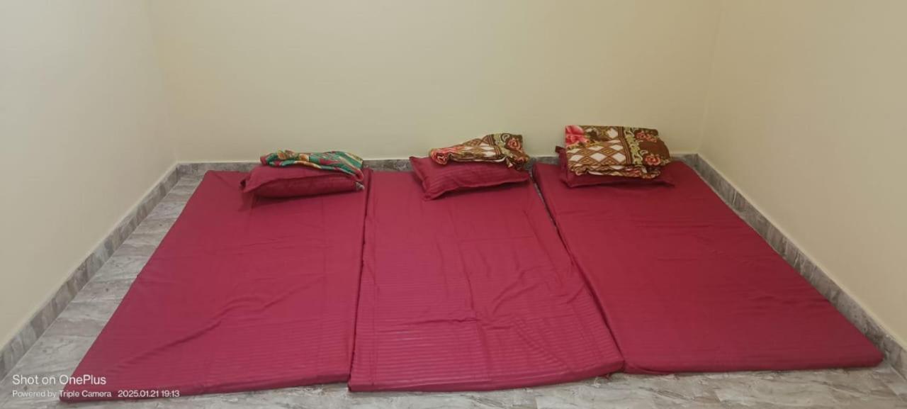 Om Home Stay Allāhābād Junction Екстериор снимка